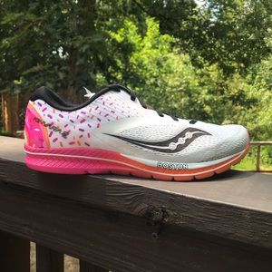 NIB - Saucony Kinvara 9 - M 12 Dunkin’ Donuts